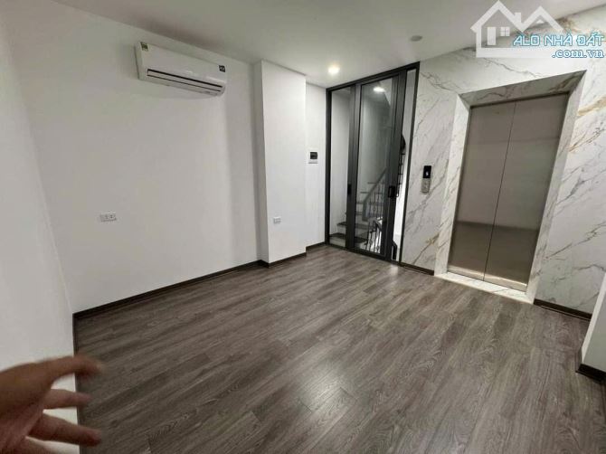 TRẦN KHÁT CHÂN, QUẬN HAI BÀ TRƯNG, 40M2,6 TẦNG, THANG MÁY, Ô TÔ VÀO NHÀ, KINH DOANH.