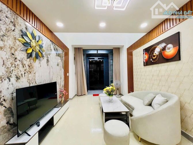 Bán căn nhà nằm ngay chợ Hoàng Hoa Thám phường 13 Tân Bình không thể bỏ lỡ chỉ 1tỷ750/48m2 - 1