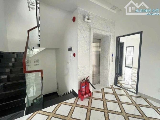 Cho thuê Góc 2MT 472 Gia Phú, Phường 3 Quận 6. DT 7x20m - 1