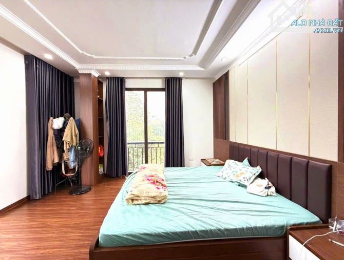 Bán nhà Hoàng Quốc Việt, Cầu Giấy, Lô góc, Oto, 65m2 x 7T, 18 tỷ - 1