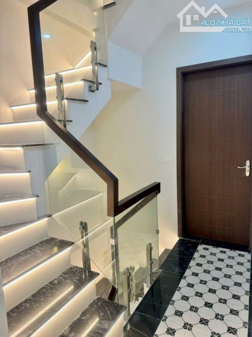 KHU NHÀ Ở 90 NGUYỄN TUÂN -70M X 6 TẦNG - 3 THOÁNG - VIEW KBT NGUYỄN TUÂN - SDCC - 13,8 TỶ - 1