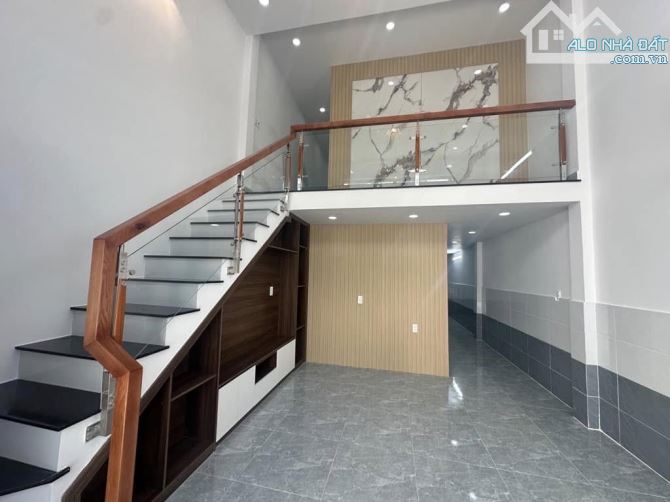 🏡 NHÀ ĐẸP - XE HƠI TỚI NHÀ - TRƯƠNG THỊ HOA - ĐI BỘ RA SIÊU THỊ METRO - 4.2x11m - 46,7M2 - 1