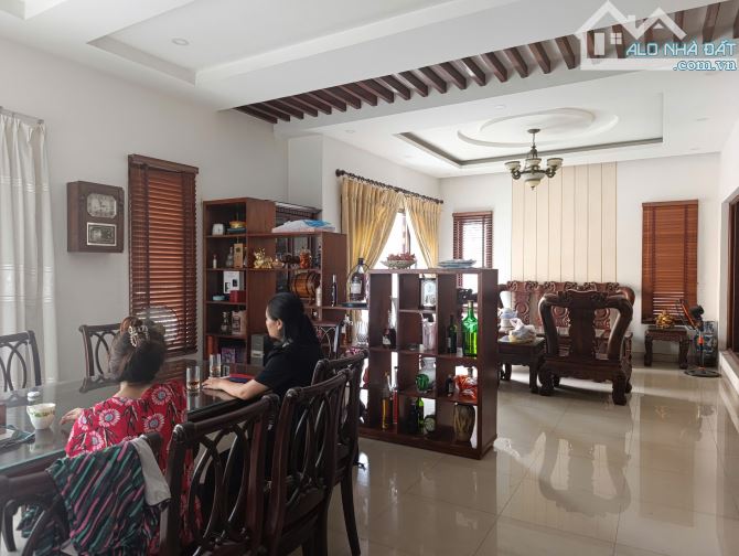 🏡 BIỆT THỰ LÔ GÓC MẶT TIỀN CÙ CHÍNH LAN, PHƯỜNG 13, TÂN BÌNH - 9.4M*19M, 4 tầng - 33 Tỷ - 1