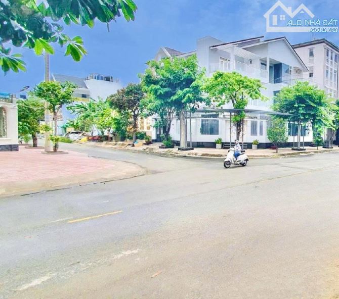 Mặt tiền biệt thự Lê Bôi 15x20 khu vip hiếm chỉ 12 tỷ 5 - 1