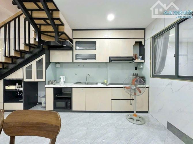 SÁT Q1- LÊ VĂN DUYỆT-DT:52M2 ĐẤT-3TẦNG-5PN.VIP.LÚ : 6 TỶ XÍU - 1