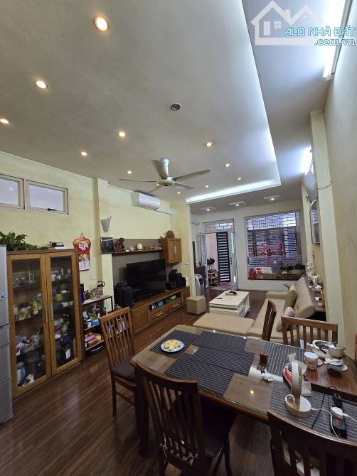 SIÊU HIẾM- Bán nhà riêng phố Kim Giang Hoàng Mai 44 m2 x 5T. Giá: 9 tỷ - 4