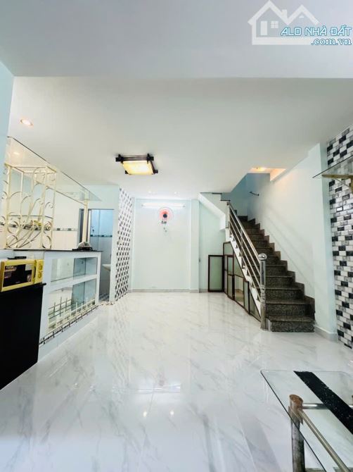 Nhà mới 2 tầng 6x6m 251/62A Lê Quang Định 4.65 tỷ - 2
