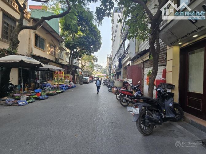 Bán nhà - gara ô tô vào nhà Dương Quảng Hàm - Nguyễn Khánh Toàn - lô góc 47m2 5tầng MT 4m2 - 2