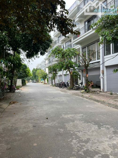 Bán gấp Shophouse Metropolitan Trâu Quỳ 83m2 Xây 4 tầng. Gía 13ty900Tr. - 2