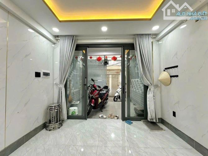 SÁT Q1- LÊ VĂN DUYỆT-DT:52M2 ĐẤT-3TẦNG-5PN.VIP.LÚ : 6 TỶ XÍU - 2