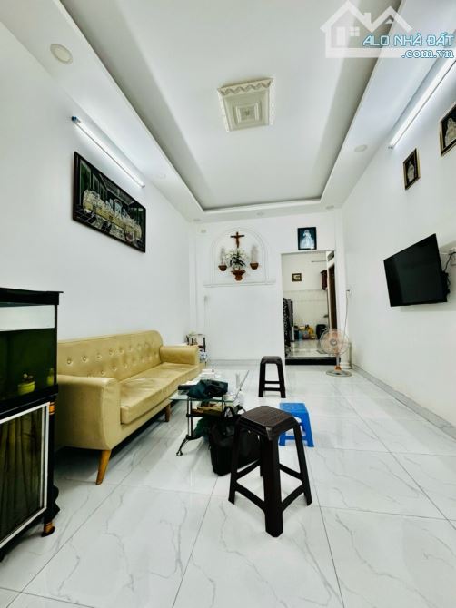 Giảm 500Triệu còn 6.3tỷ. Cách Mạng Tháng Tám, Phường 7, Tân Bình, Hẻm Ô TÔ, 2 Tầng, 52m2 - 2