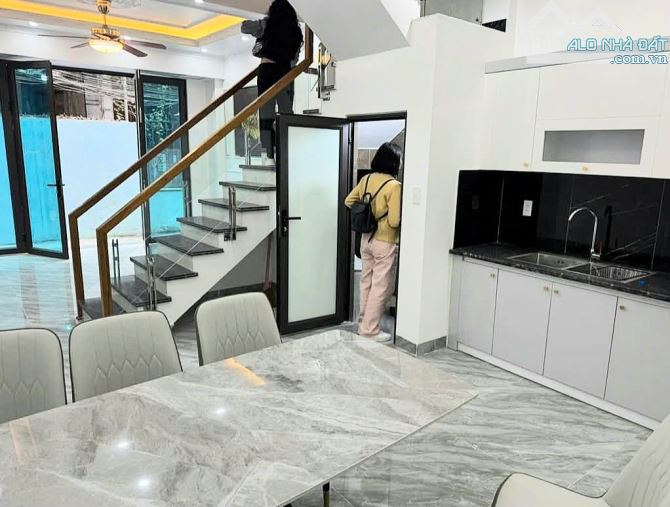 Bán nhà Lô Góc Hàng Kênh, Hàng Kênh, Lê Chân. 40m², 4 tầng, chỉ 2,89 tỷ. Ô tô đỗ gần nhà. - 2