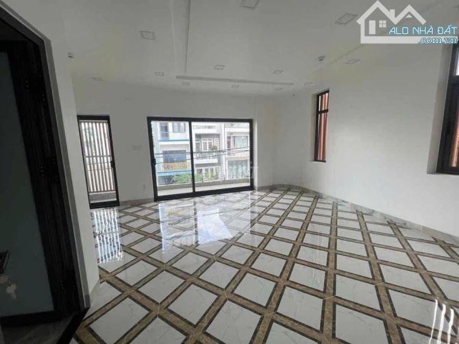 Cho thuê Góc 2MT 472 Gia Phú, Phường 3 Quận 6. DT 7x20m - 3