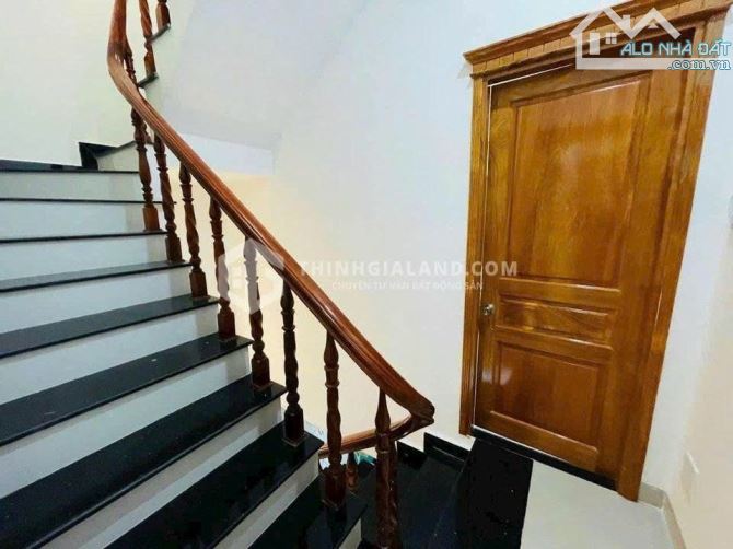 BÁN NHÀ ĐẸP ĐƯỜNG LÊ HỒNG PHONG , HẺM OTO 5M- GIÁ 5.2 TỶ- NGANG 4M ( 62m2 ) - 3