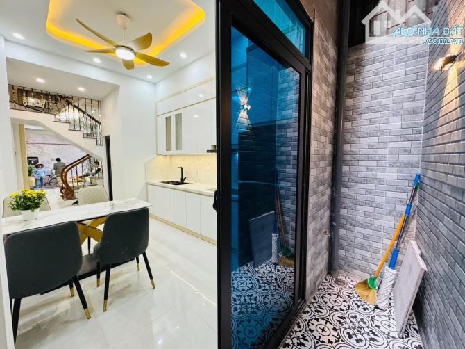 Hạ sâu lắm rồi, nhà Nguyên Hồng 46m2, gần ô tô, gần Hồ - 3