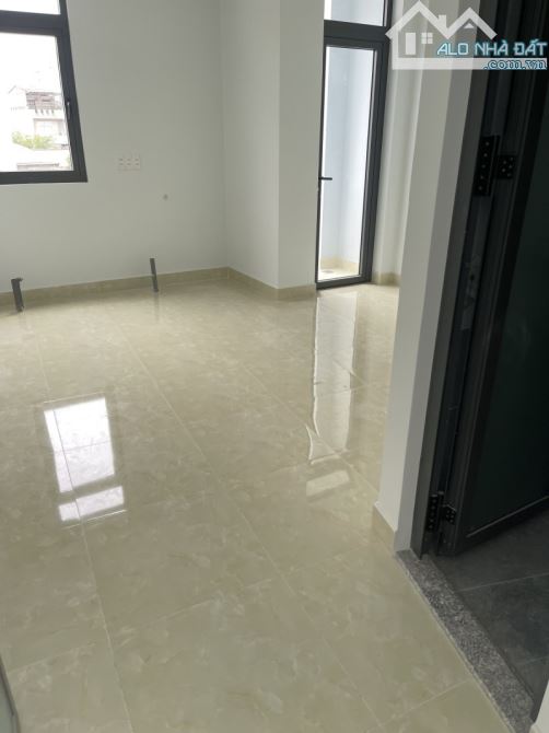 HXH ÂU DƯƠNG LÂN - MỚI 100% - NHÀ 3 TẦNG DT 4,5X15M - CHỈ 7.2 TỶ - 3