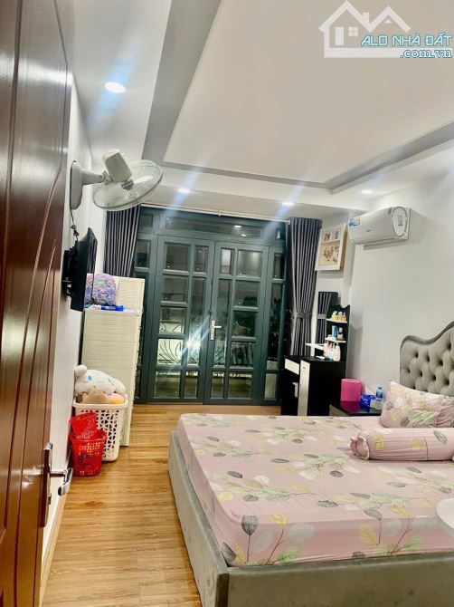 Bán nhà đẹp Tân Phú, 40m2, hẻm xe hơi, tặng full nội thất, 5.9 tỷ - 3