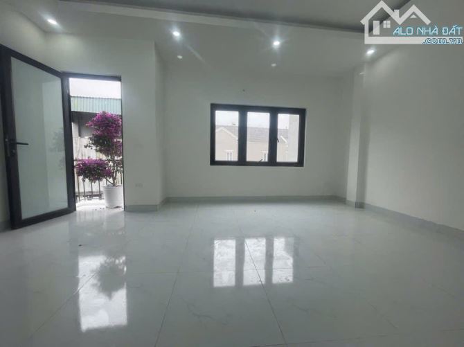 Bán nhà Cự Khối Long Biên 35m2 5 tầng mới tinh 4,6 tỷ. - 3