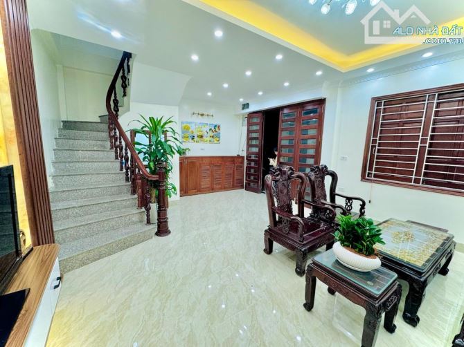 Bán nhà Tân Khai - 5 tầng, 35m2, mt 6.2m, Full nội thất, 20m oto - Giá 6.68 tỷ - 3