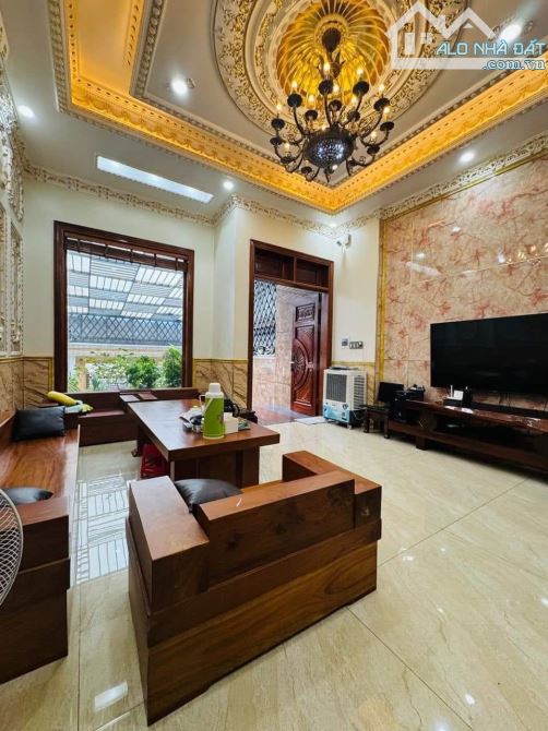 Nhà 4 tầng mặt tiền VIP Phan Châu Trinh, trung tâm Thành Phố. Dòng tiền cao. - 4