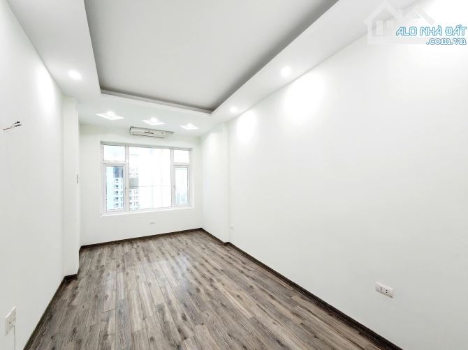 Hàng ngon cận tết ! Siêu phẩm Đội Cấn 42m2, gần ô tô tránh, ngõ to rộng, đẹp, 2 thoáng - 4