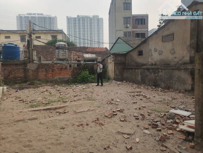 TRUNG TÂM QUẬN TÂY HỒ - KHU ĐẤT VÀNG - GIÁ ĐẦU TƯ  - O TÔ CHẠY VÀO NHÀ - 4