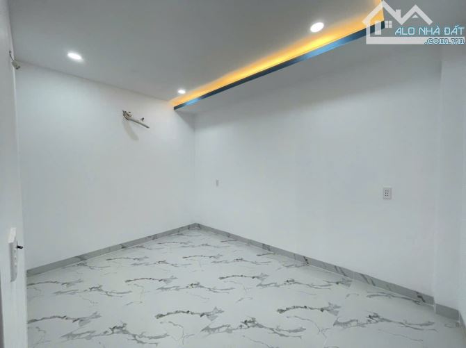 Nhà phố gần chợ Tân Bình, phường Tân Bình, TP Dĩ An Nhà 2,99 tỷ TL- 97,5m2 (ngang 4m) Thổ - 5