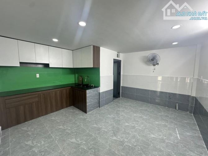 🏡 NHÀ ĐẸP - XE HƠI TỚI NHÀ - TRƯƠNG THỊ HOA - ĐI BỘ RA SIÊU THỊ METRO - 4.2x11m - 46,7M2 - 5