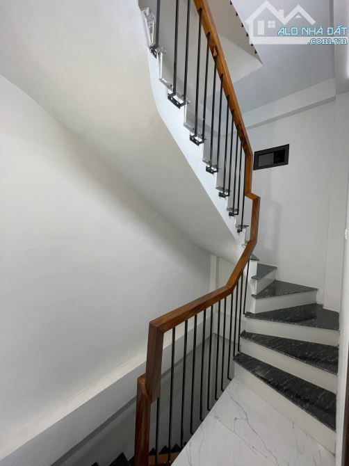 Bán nhà Lò Đúc, hai mặt thoáng, ngõ rộng, gần phố Trần Khát Chân, 5 tầng, 7.3 tỷ - 6