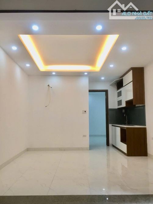 chính chủ cần bán chung cư nhạc viện hà nội,t6,50m2,2,15 tỉ,lô góc view trung thành phố. - 7