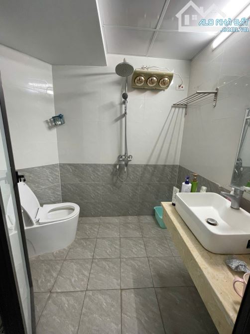 Bán nhà Lò Đúc, hai mặt thoáng, ngõ rộng, gần phố Trần Khát Chân, 5 tầng, 7.3 tỷ - 7
