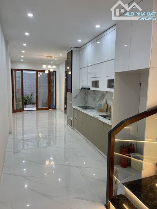 KHU NHÀ Ở 90 NGUYỄN TUÂN -70M X 6 TẦNG - 3 THOÁNG - VIEW KBT NGUYỄN TUÂN - SDCC - 13,8 TỶ - 7