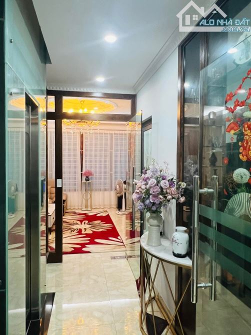 SIÊU ĐẸP, ẤN TƯỢNG - HOÀNG QUỐC VIỆT- CẦU GIẤY 68/75M- 6T- THANG MÁY- GARA Ô TÔ CHỈ 22.38T - 7