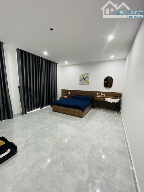 BÁN LÔ ĐẤT + VILLA KHỦNG SẴN VILLA SÁT  PHẠM VĂN ĐỒNG.DOANH THU CAO