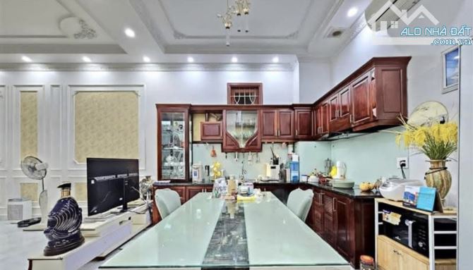 Bán nhà 3,5 tầng Đình Tiên Hoàng, Hoàng Văn Thụ, Hồng Bàng, 81m2, giá 9,5tỷ