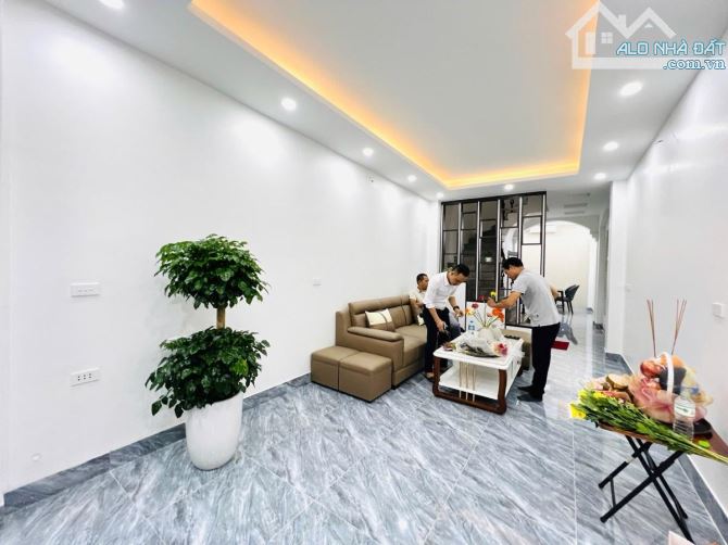 Phố Lê Đức Thọ 48m2,Nhà Đẹp,5 Tầng,Ôtô Qua,Dân Trí Cao, Kinh Doanh Tốt,Nhỉnh 10 Tỷ