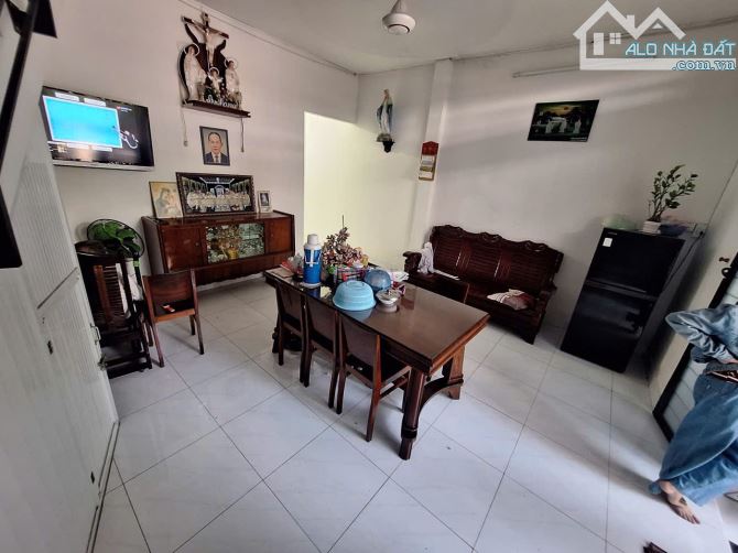 Cần bán gấp nhà đường 494 phường Tăng Nhơn Phú A Q9,45m2,…2 tầng lầu  giá chỉ 2,8 tỷ .