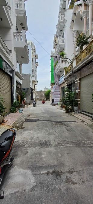 BÁN NHÀ ĐẸP, SANG TRỌNG, XÁCH VALI VÀO Ở NGAY, BÌNH TÂN, 61M2, 7 TỶ 3