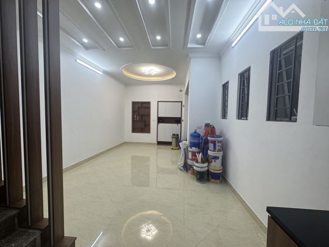 BÁN GẤP NHÀ KIM GIANG - NGÕ NÔNG - NHÀ ĐẸP - KHUNG BTCT - MẶT TIỀN RỘNG - ẢNH THẬT 100% - 1