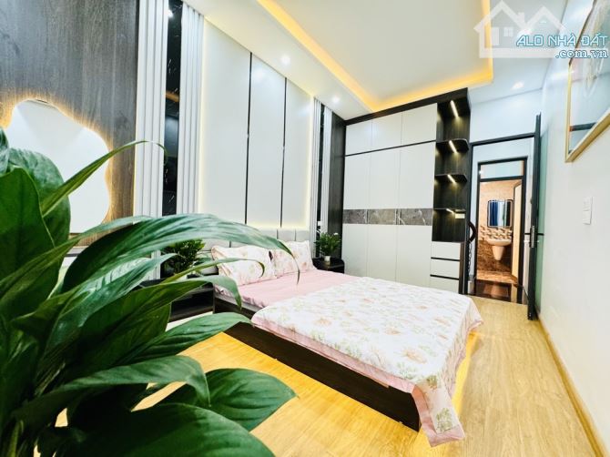 OTO SÁT NHÀ- NHÀ ĐẸP- KHƯƠNG TRUNG-32m2-gía-6.28 tỷ - 1