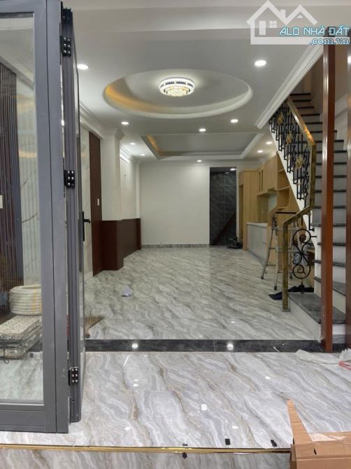 BÁN NHÀ 2 TẦNG, 40M², 5.8 TỶ - VỊ TRÍ VÀNG TÂN KIỂNG, QUẬN 7, SỔ HỒNG CHÍNH CHỦ - 1