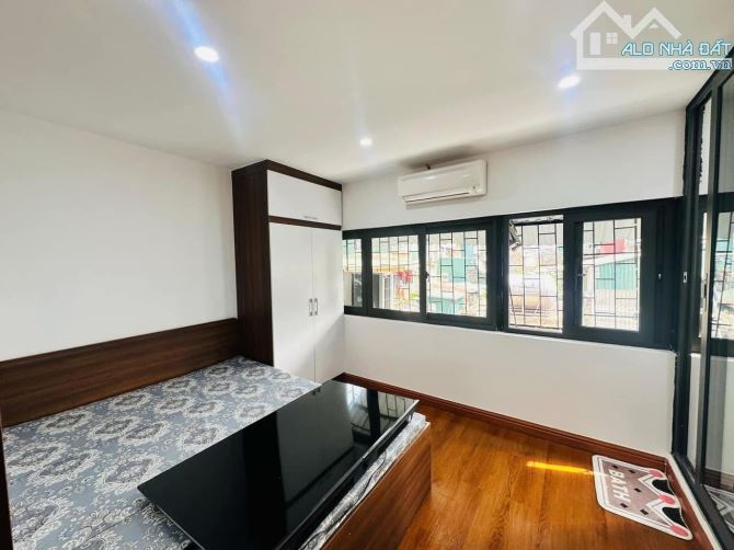 Hiếm! TT Thanh Nhàn -Hai Bà Trưng - Tầng 3, 55m², 2 ngủ, nhà đẹp, full nội thất chỉ 2.5 tỷ - 1