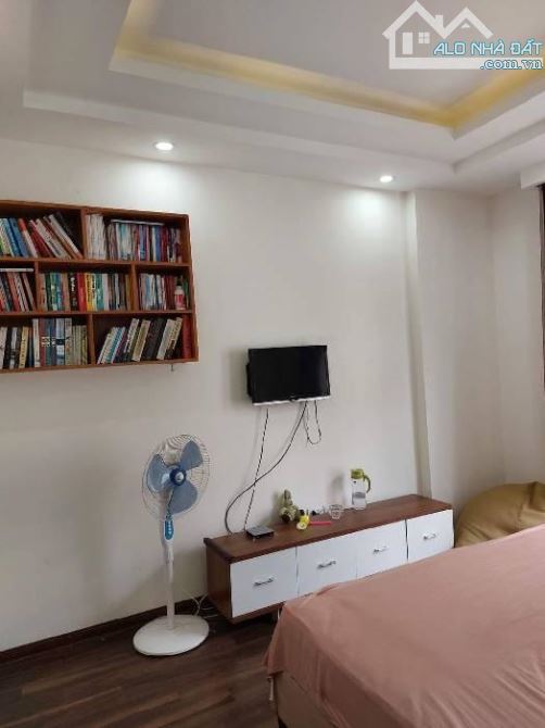 Nhà đẹp ngay Vĩnh Tuy: 40m2 4 tầng 3PN, Ô tô đỗ cửa chỉ 6tỷ - 1