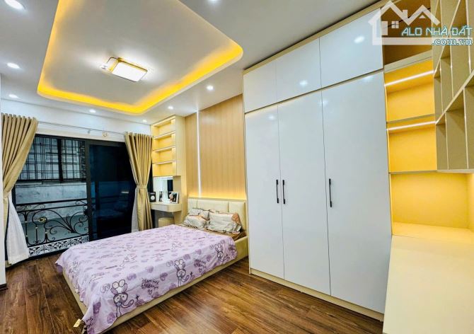 Hàng hiếm Nguyên Hồng 43m2, gần phố, full NT cao cấp, 2 mặt thoáng, view đài truyển hình - 12