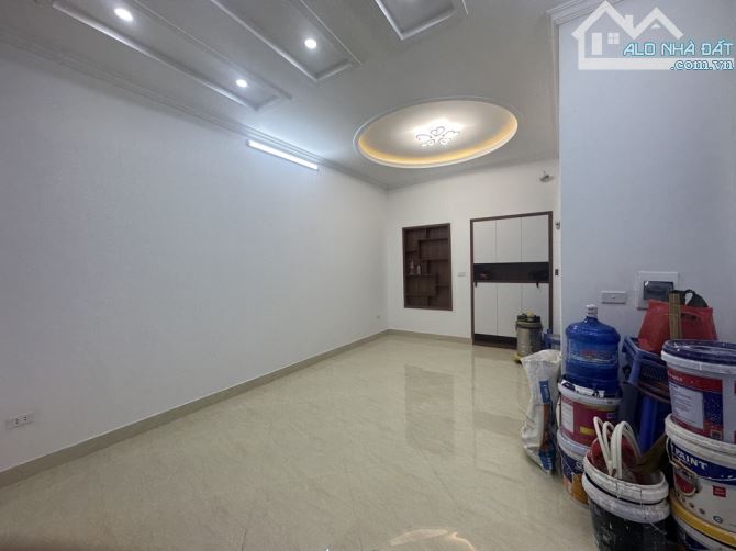 BÁN GẤP NHÀ KIM GIANG - NGÕ NÔNG - NHÀ ĐẸP - KHUNG BTCT - MẶT TIỀN RỘNG - ẢNH THẬT 100% - 2