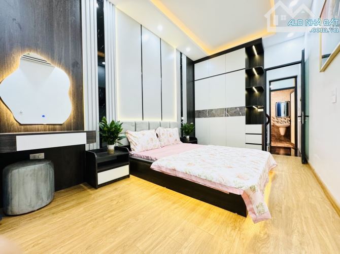 OTO SÁT NHÀ- NHÀ ĐẸP- KHƯƠNG TRUNG-32m2-gía-6.28 tỷ - 2