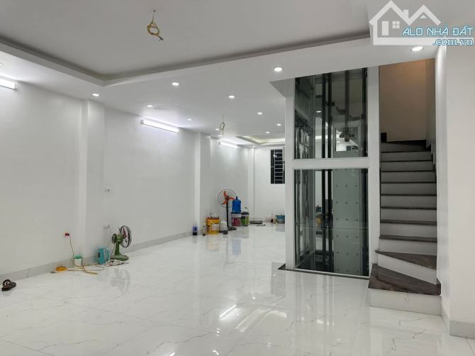 Hoàng Quốc Việt khu phân lô 60m2 x 6T, thang máy, Gara, giá Chào 21,5 tỷ - 2