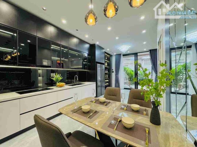 Bán 🏡 Hoàng Diệu, nhà 2 tầng với DT gần 80m2, ngay trung tâm thành phố Đà Nẵng👍 - 2