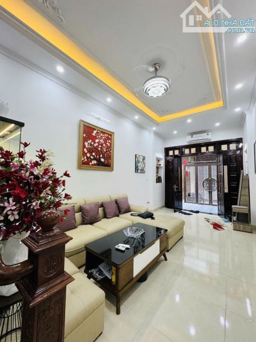 VIP PHỐ THỤY KHUÊ 66M2*3T – CỰC GẦN PHỐ - THÔNG RA TRÍCH SÀI, VÕNG THỊ - GIÁ 8.9 TỶ (TL) - 2