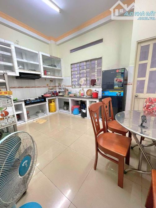 Bán Gấp Giá Rẻ Nhà 1/ HXT Đường phú thọ hòa tân phú DT Khủng 4.6mx19m 3 Tầng chỉ 9 Tỷ - 2
